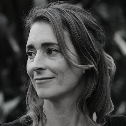 Emily Barr